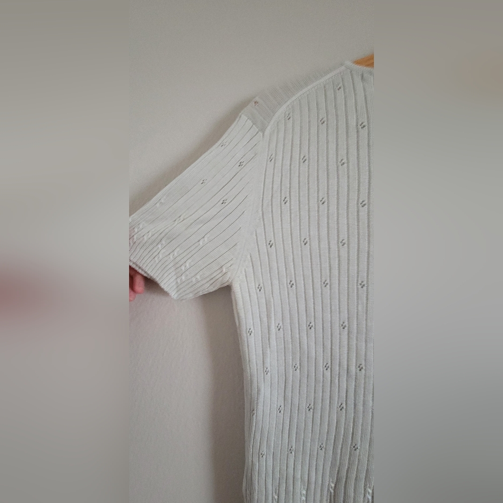 Elegant White Ribbed Top - Picture 7 of 8